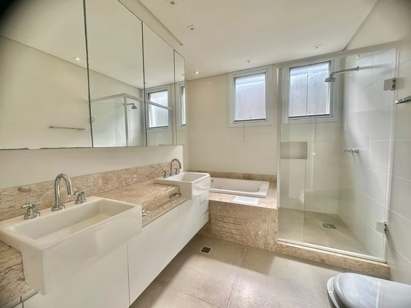 Sobrado alto padrão, beira de lago, mobiliado e decorado, no Condomínio Enseada Lagos em Xangri-lá!: 23ª foto da galeria de imagens do imóvel