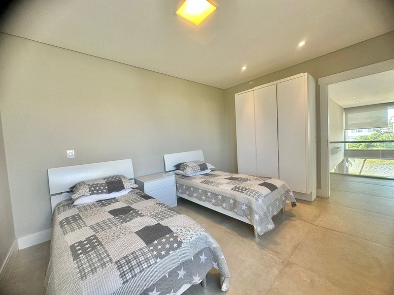 Sobrado alto padrão, beira de lago, mobiliado e decorado, no Condomínio Enseada Lagos em Xangri-lá!: 27ª foto da galeria de imagens do imóvel