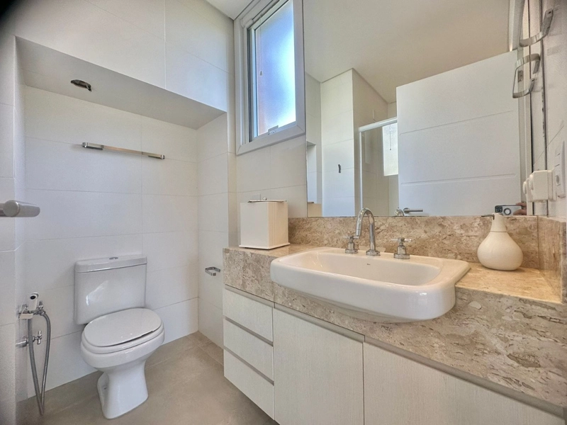 Sobrado alto padrão, beira de lago, mobiliado e decorado, no Condomínio Enseada Lagos em Xangri-lá!: 28ª foto da galeria de imagens do imóvel