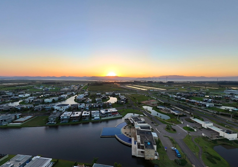Sobrado beira lago com 5 suítes no Enseada: 16ª foto da galeria de imagens do imóvel