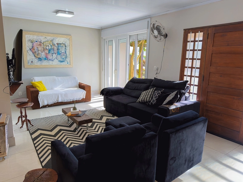 Luxo e Exclusividade em Xangri-Lá: Casa com Piscina, 4 Dormitórios e a 900m do Mar!: 3ª foto da galeria de imagens do imóvel