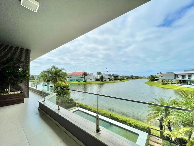 Sobrado alto padrão, beira de lago, mobiliado e decorado, no Condomínio Enseada Lagos em Xangri-lá!: 25ª foto da galeria de imagens do imóvel