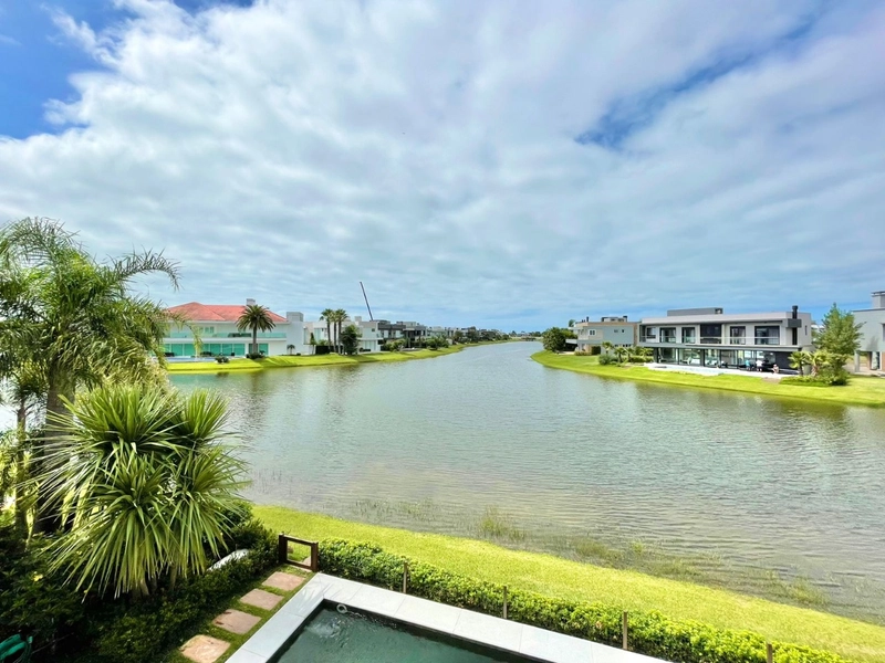 Sobrado alto padrão, beira de lago, mobiliado e decorado, no Condomínio Enseada Lagos em Xangri-lá!: 27ª foto da galeria de imagens do imóvel