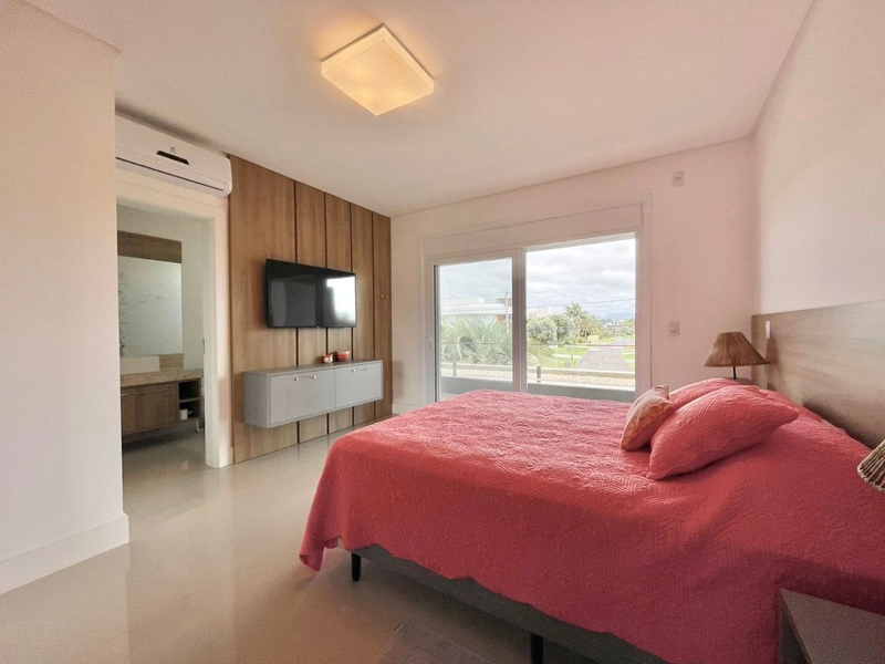 Sobrado alto padrão, beira de lago, mobiliado e decorado, no Condomínio Enseada Lagos em Xangri-lá!: 40ª foto da galeria de imagens do imóvel