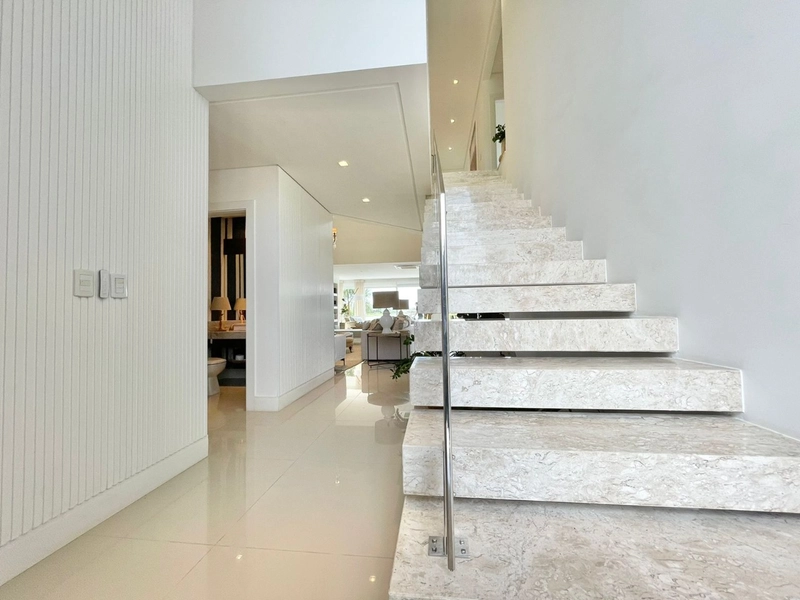 Sobrado alto padrão, beira de lago, mobiliado e decorado, no Condomínio Enseada Lagos em Xangri-lá!: 6ª foto da galeria de imagens do imóvel