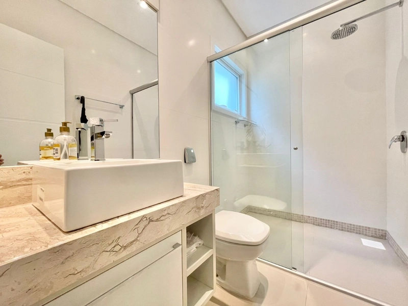 Sobrado alto padrão, beira de lago, mobiliado e decorado, no Condomínio Enseada Lagos em Xangri-lá!: 7ª foto da galeria de imagens do imóvel