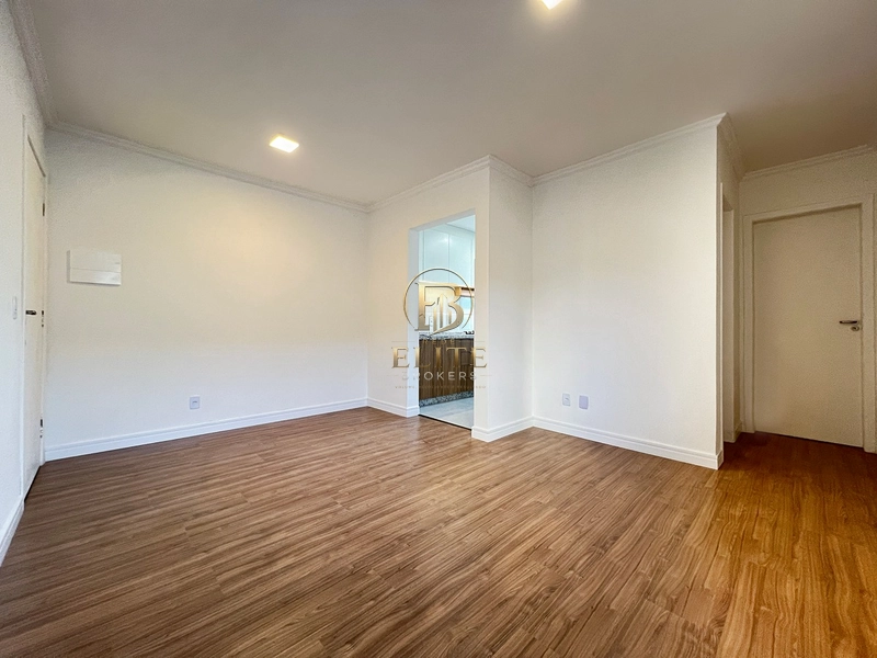 Excelente apartamento REFORMADO para INVESTIMENTO a Venda no Santa Cândida. Pronto para Morar!: 6ª foto da galeria de imagens do imóvel