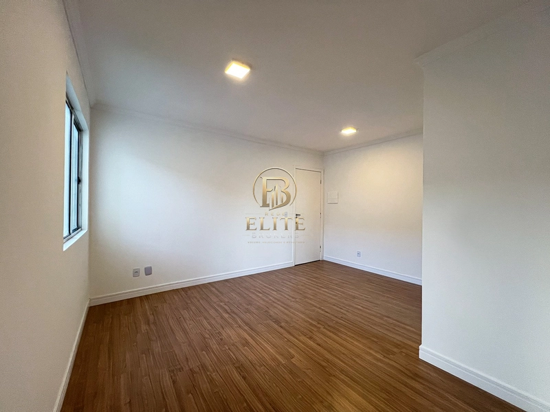 Excelente apartamento REFORMADO para INVESTIMENTO a Venda no Santa Cândida. Pronto para Morar!: 7ª foto da galeria de imagens do imóvel