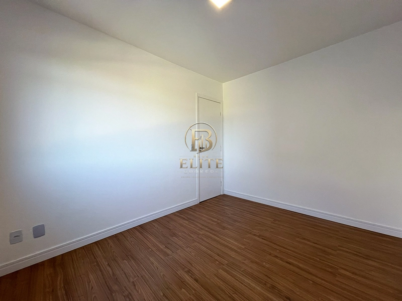Excelente apartamento REFORMADO para INVESTIMENTO a Venda no Santa Cândida. Pronto para Morar!: 9ª foto da galeria de imagens do imóvel