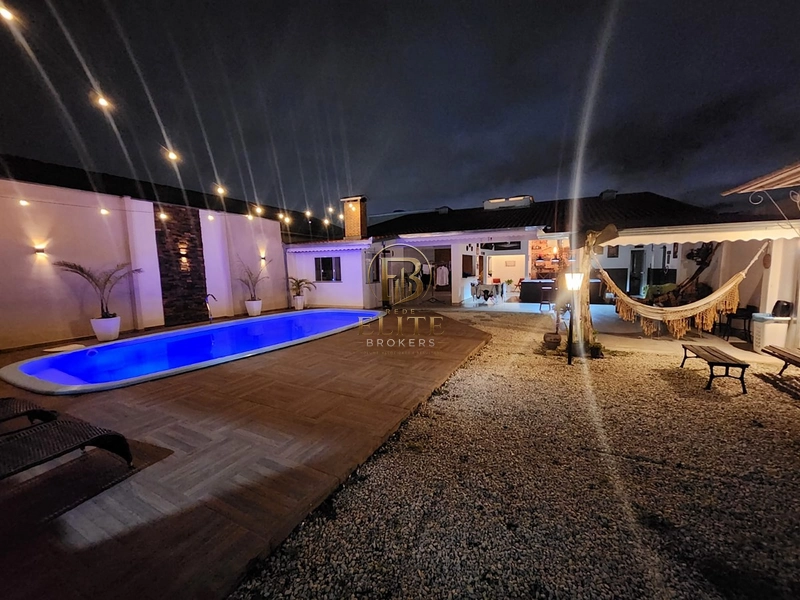 Excelente Casa Completa a Venda com Área de Lazer / Gourmet e Piscina: 4ª foto da galeria de imagens do imóvel