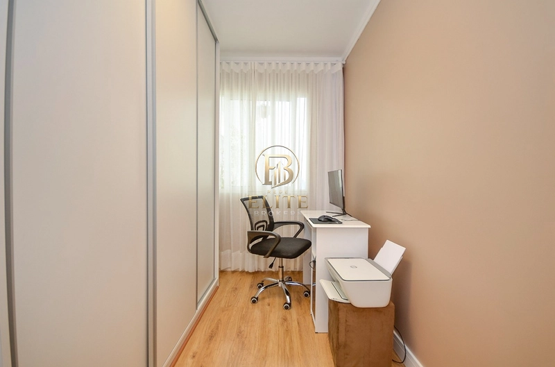 Excelente Casa SEMI MOBILIADA a Venda no Roça Grande. Sozinha no Terreno de Frente para a Rua.: 8ª foto da galeria de imagens do imóvel
