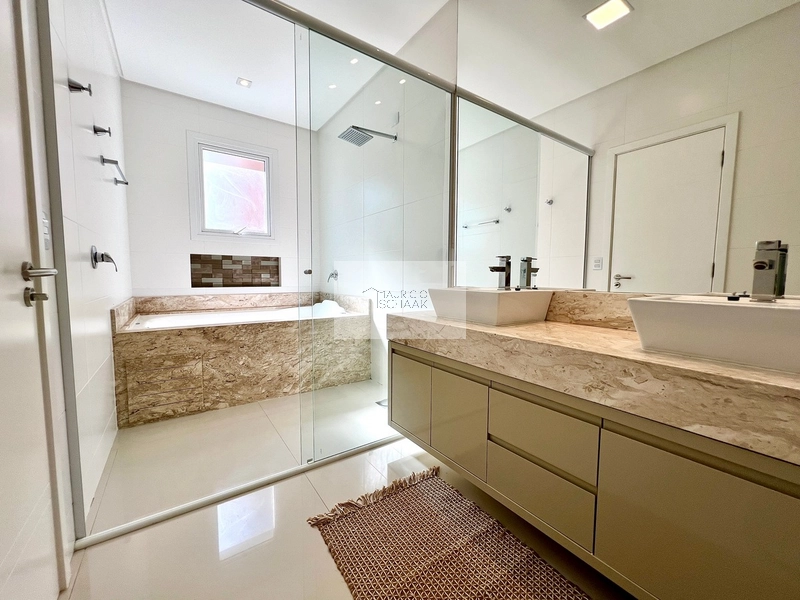 Casa beira lago em condomínio fechado!: 42ª foto da galeria de imagens do imóvel