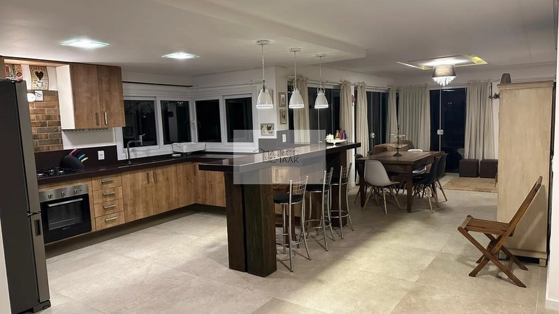 CASA EM CONDOMÍNIO À BEIRA DO LAGO!!: 7ª foto da galeria de imagens do imóvel