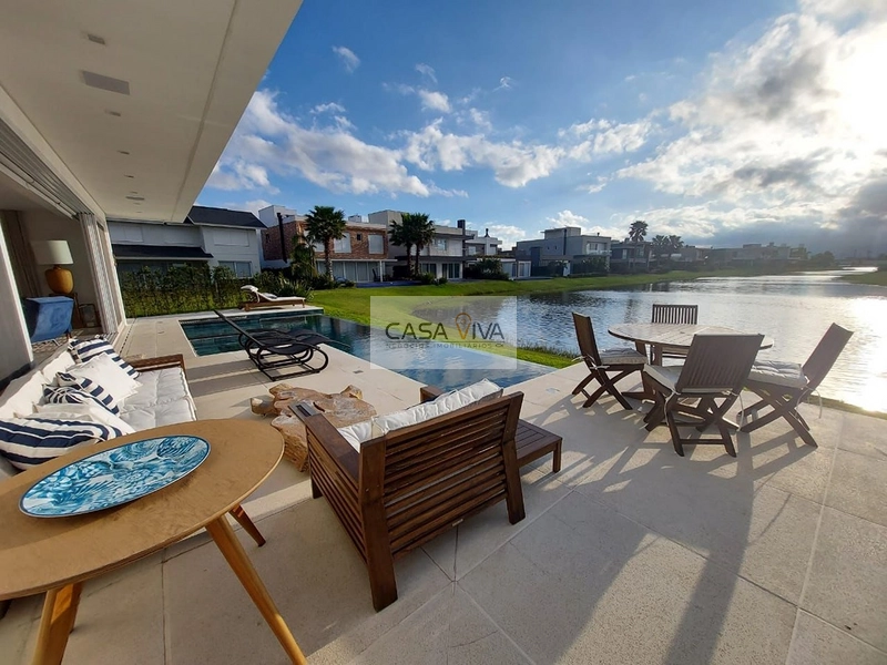 RESIDÊNCIA EXCLUSIVA COM VISTA PARA O LAGO.: 28ª foto da galeria de imagens do imóvel