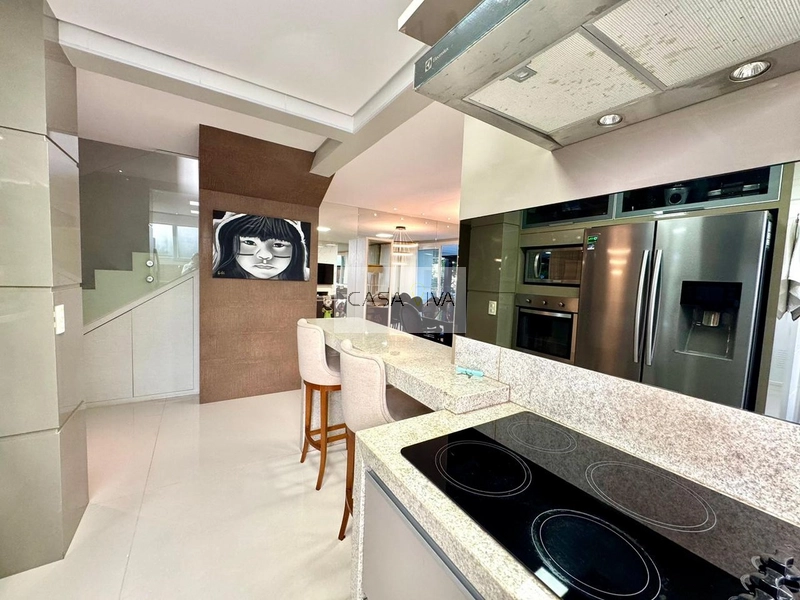 Sobrado de Alto Padrão à Beira do Lago – Mobiliado e Decorado: 3ª foto da galeria de imagens do imóvel