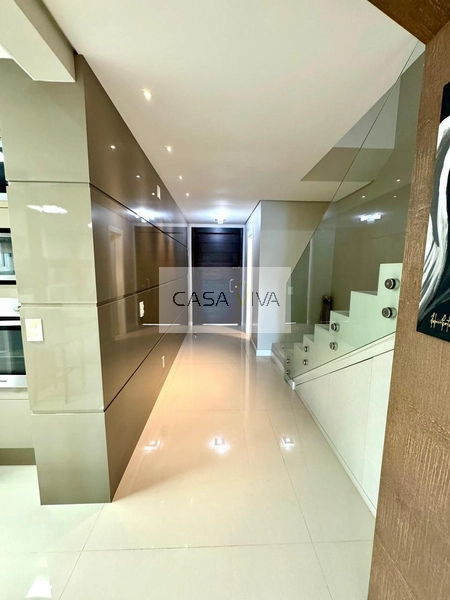 Sobrado de Alto Padrão à Beira do Lago – Mobiliado e Decorado: 1ª foto da galeria de imagens do imóvel