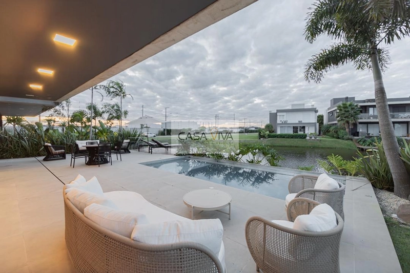 Sobrado Beira Lago no Condominio Sense.: 30ª foto da galeria de imagens do imóvel