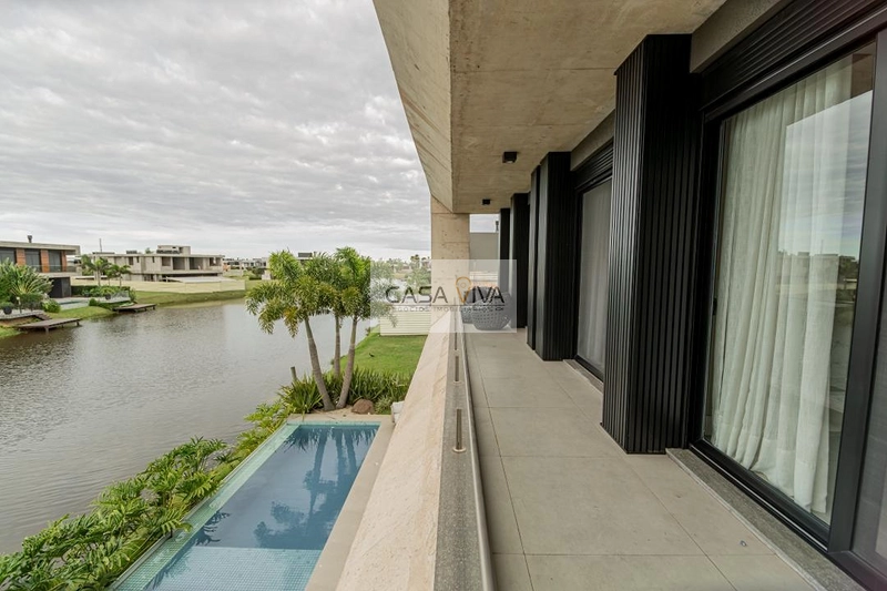 Sobrado Beira Lago no Condominio Sense.: 15ª foto da galeria de imagens do imóvel