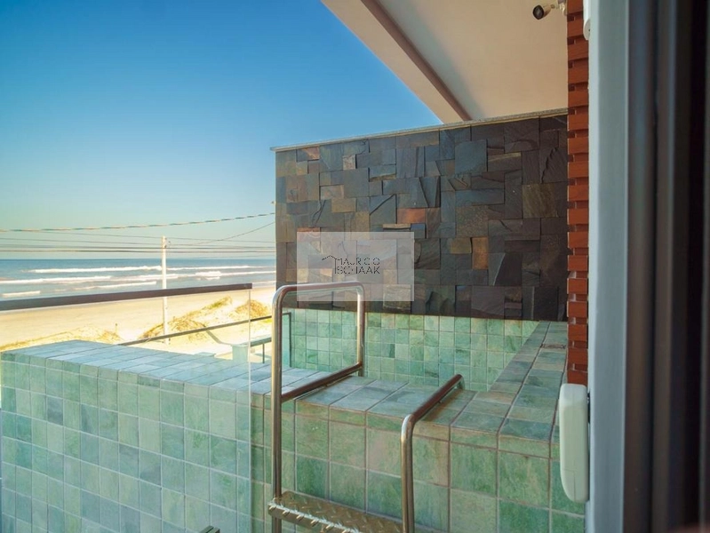 CASA COM VISTA ETERNA PARA O MAR.: 5ª foto da galeria de imagens do imóvel