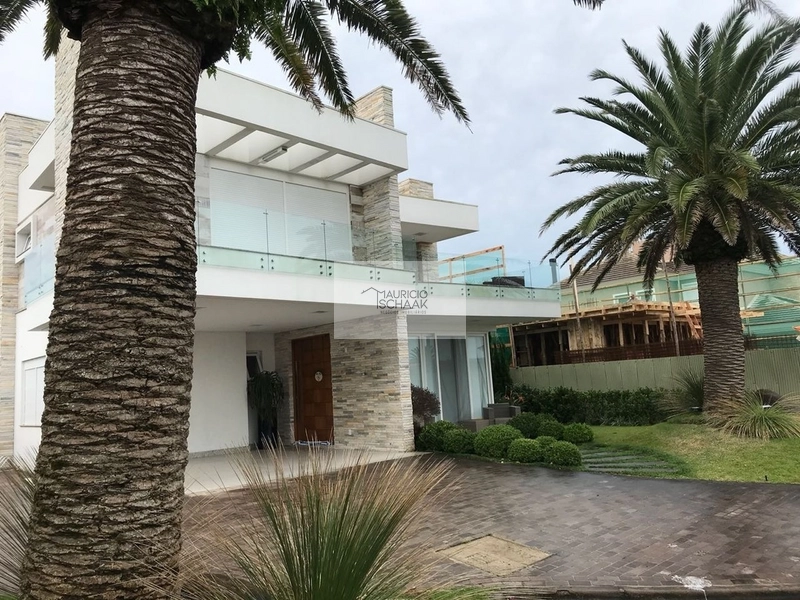 Sobrado em condomínio beira mar: 4ª foto da galeria de imagens do imóvel