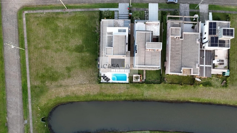 Exclusividade, conforto e uma vista privilegiada para o lago!: 4ª foto da galeria de imagens do imóvel