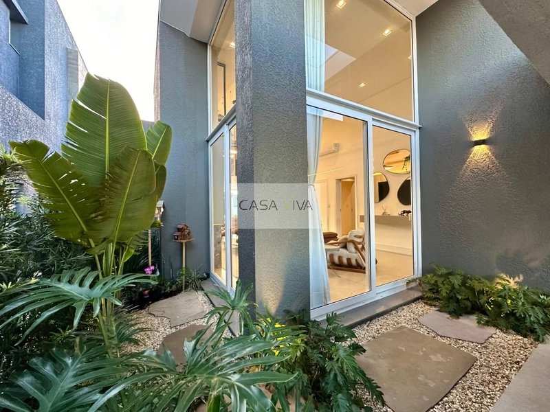 Exclusividade, conforto e uma vista privilegiada para o lago!: 2ª foto da galeria de imagens do imóvel