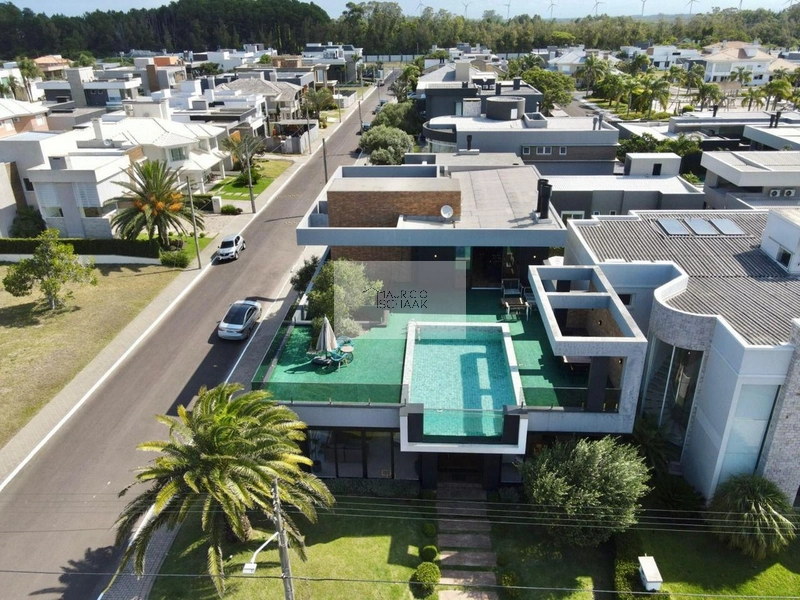 Sobrado com piscina suspensa em condomínio fechado: 14ª foto da galeria de imagens do imóvel