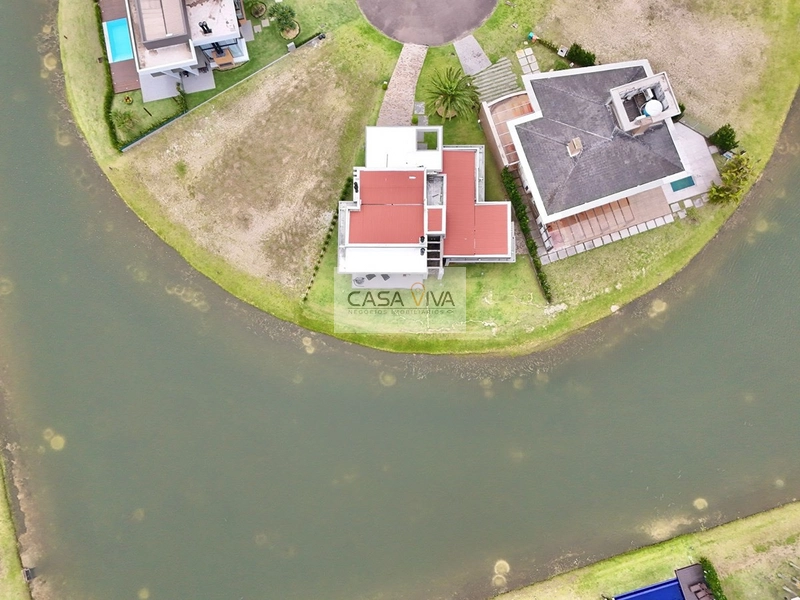 Casa Beira Lago à Venda – Alto Padrão: 39ª foto da galeria de imagens do imóvel