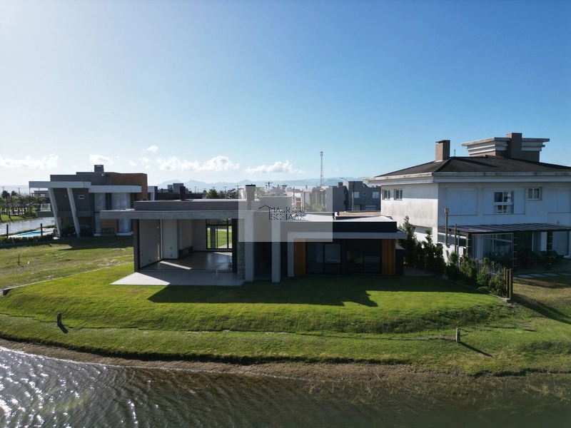Casa Beira Lago à Venda – Alto Padrão: 19ª foto da galeria de imagens do imóvel