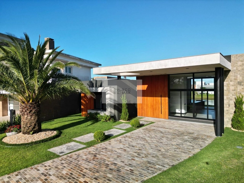 Casa Beira Lago à Venda – Alto Padrão: 4ª foto da galeria de imagens do imóvel