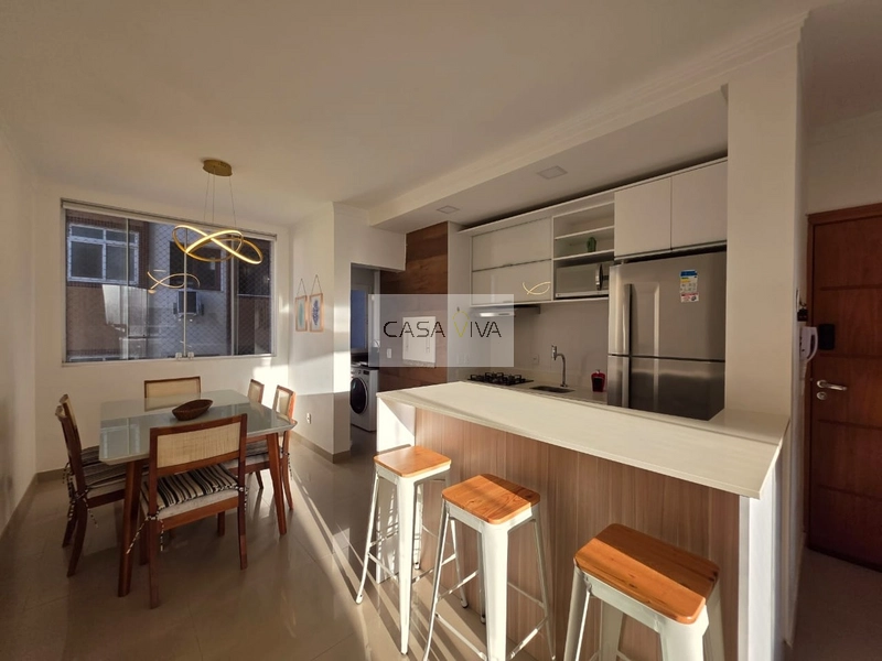 APARTAMENTO À VENDA – APENAS UMA QUADRA DO MAR!: 2ª foto da galeria de imagens do imóvel