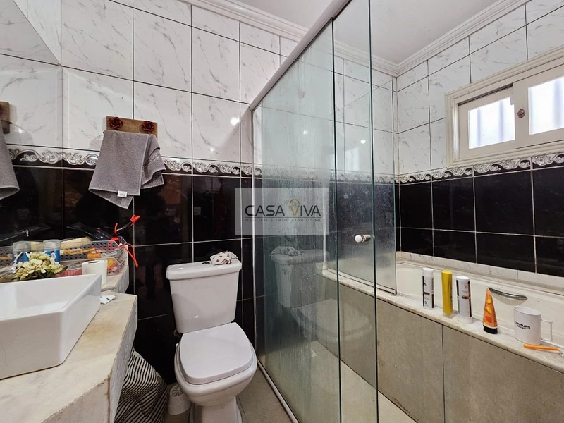 CASA COM QUATRO DORMITÓRIOS E PISCINA.: 28ª foto da galeria de imagens do imóvel