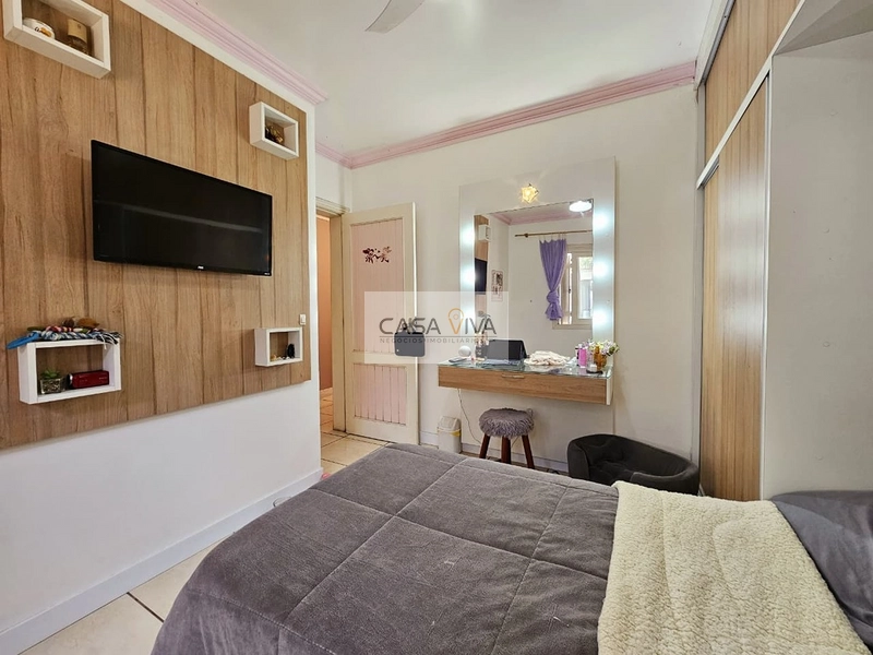 CASA COM QUATRO DORMITÓRIOS E PISCINA.: 13ª foto da galeria de imagens do imóvel