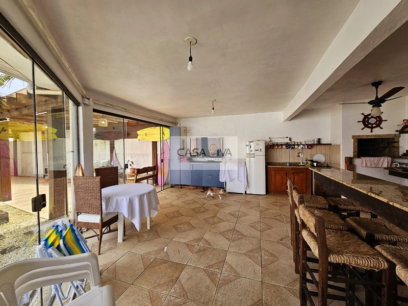 CASA COM QUATRO DORMITÓRIOS E PISCINA.: 26ª foto da galeria de imagens do imóvel