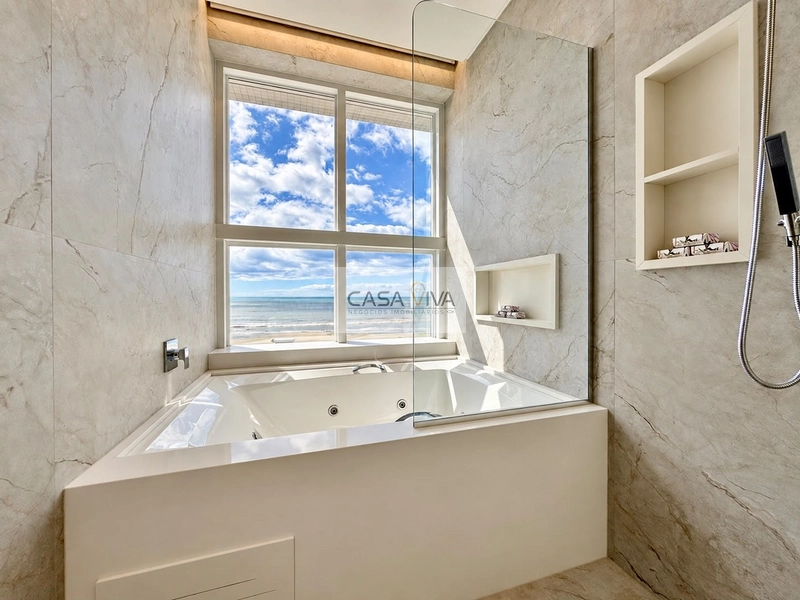 APARTAMENTO DE ALTO PADRÃO COM VISTA FANTÁSTICA PARA O MAR: 12ª foto da galeria de imagens do imóvel