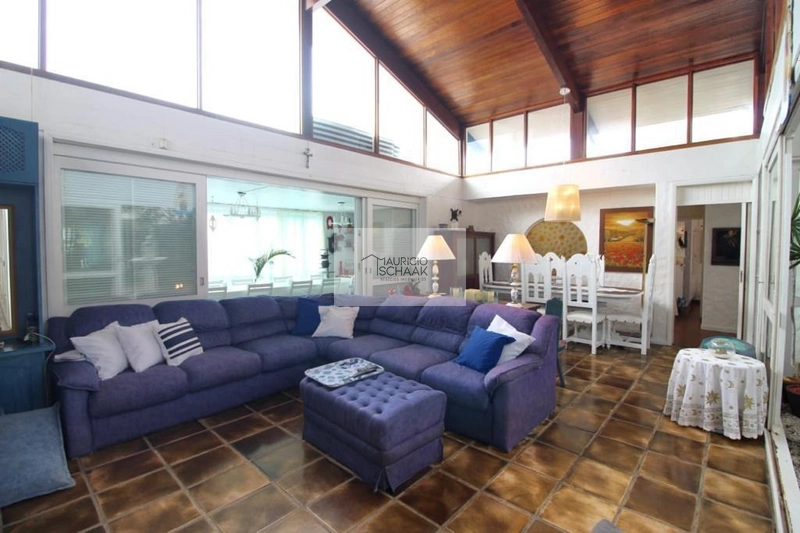 Casa em Atlântida com arquitetura grega: 17ª foto da galeria de imagens do imóvel