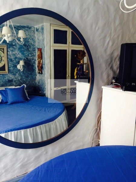 Casa em Atlântida com arquitetura grega: 1ª foto da galeria de imagens do imóvel