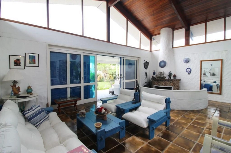 Casa em Atlântida com arquitetura grega: 6ª foto da galeria de imagens do imóvel