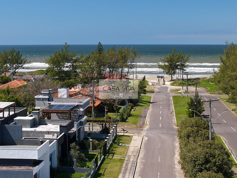 CASA DE ALTO PADRÃO A APENAS 50 METROS DO MAR!: 39ª foto da galeria de imagens do imóvel