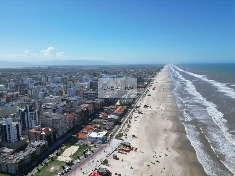 SACADA DE FRENTE COM CHURRASQUEIRA, APENAS 1 QUADRA DO MAR: 39ª foto da galeria de imagens do imóvel