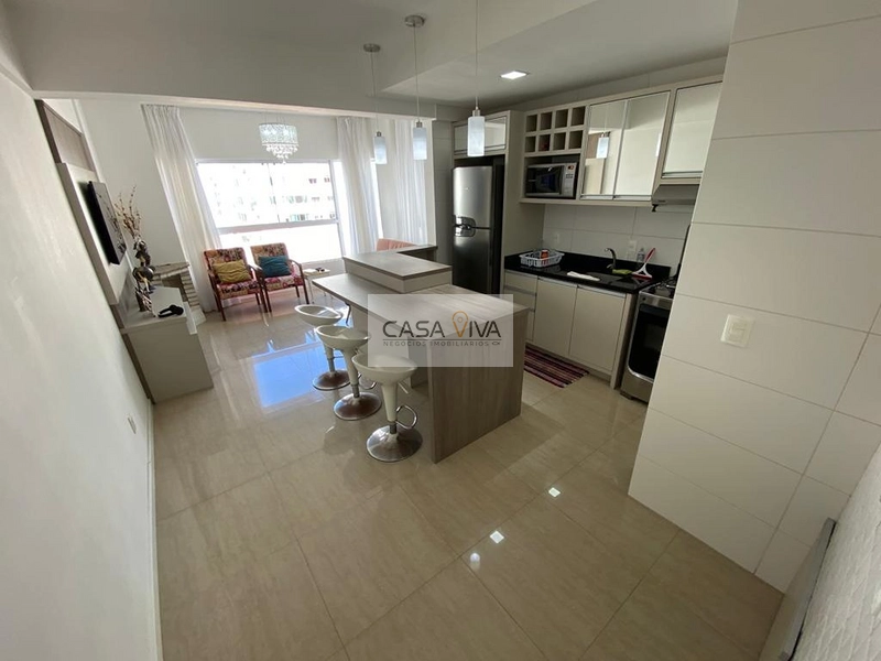 APARTAMENTO DE FRENTE COM VISTA LIBERADA A 2 QUADRAS DO MAR: 6ª foto da galeria de imagens do imóvel