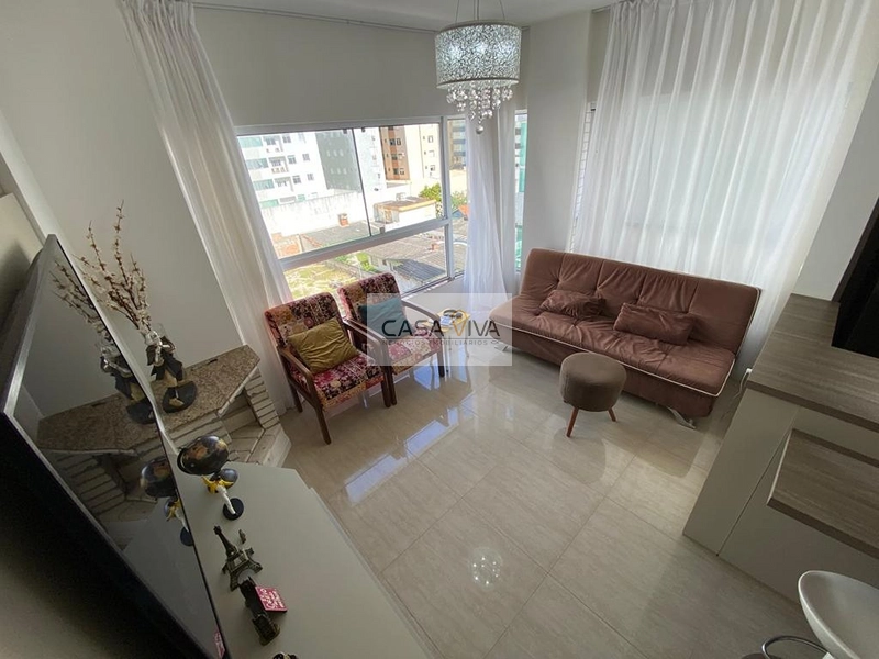 APARTAMENTO DE FRENTE COM VISTA LIBERADA A 2 QUADRAS DO MAR: 1ª foto da galeria de imagens do imóvel