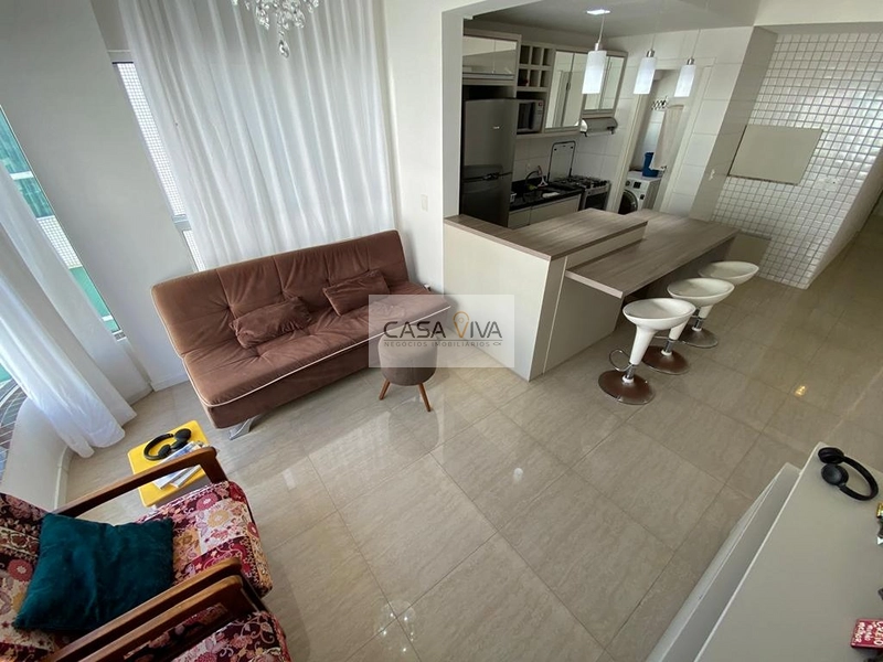 APARTAMENTO DE FRENTE COM VISTA LIBERADA A 2 QUADRAS DO MAR: 2ª foto da galeria de imagens do imóvel