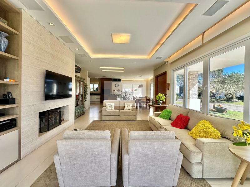 Casa em condomínio fechado com 2 lotes!: 3ª foto da galeria de imagens do imóvel