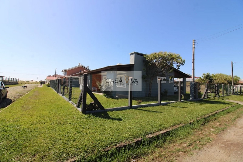 Casa térrea a duas quadras do mar.: 2ª foto da galeria de imagens do imóvel