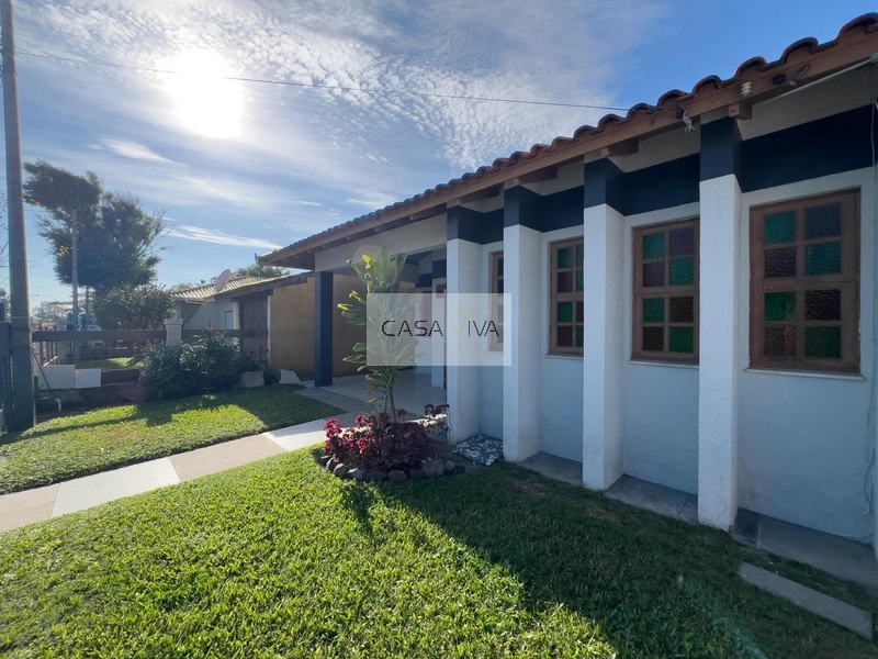 CASA TÉRREA COM ANEXO À VENDA NO CENTRO DE XANGRI-LÁ: 3ª foto da galeria de imagens do imóvel