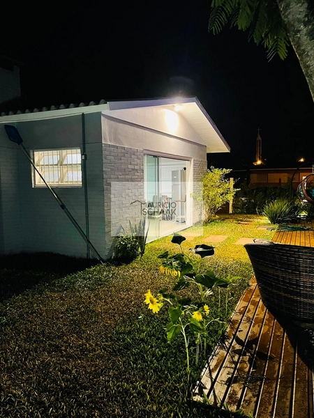 Casa em Atlântida: 3ª foto da galeria de imagens do imóvel