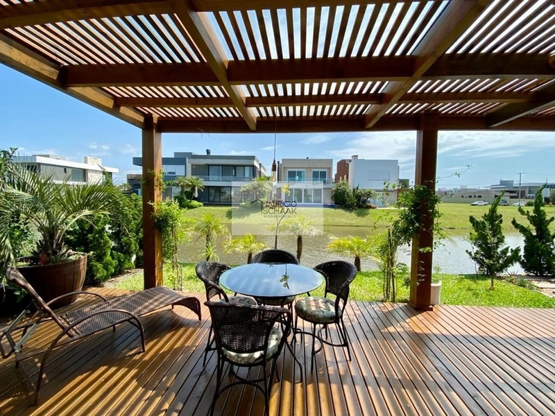 Ótimo custo benefício, casa beira lago em condomínio fechado: 4ª foto da galeria de imagens do imóvel