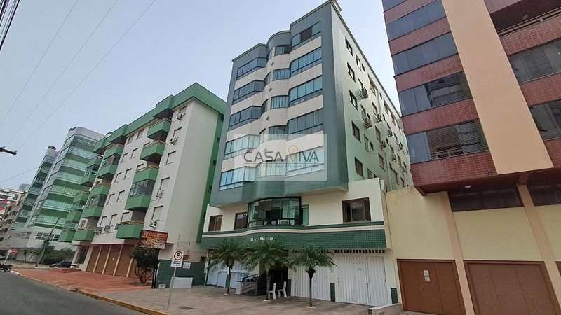 APARTAMENTO A UMA QUADRA DO MAR: 1ª foto da galeria de imagens do imóvel