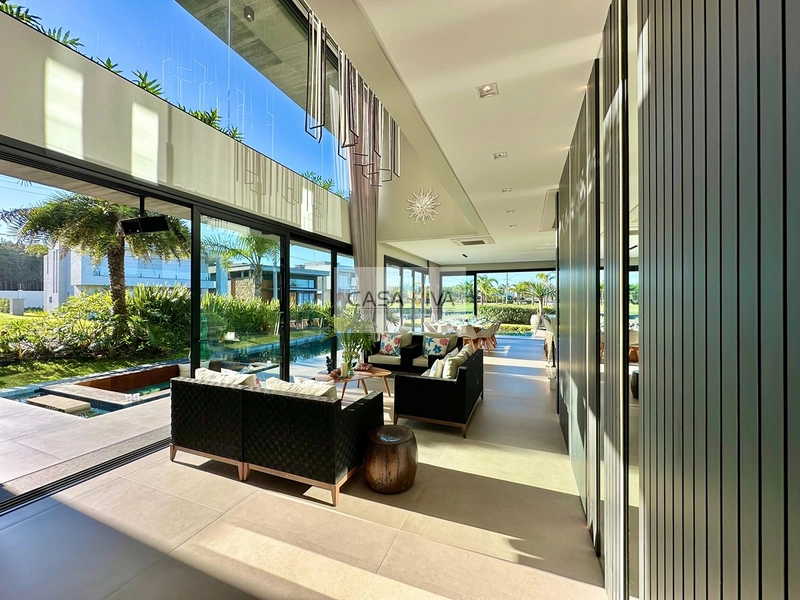 CASA DE ALTO PADRÃO À VENDA – CONDOMÍNIO COSTA SERENA: 2ª foto da galeria de imagens do imóvel